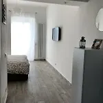 Maison Lidia アパート